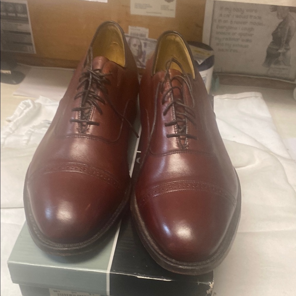 Johnston & Murphy Brown Leather Oxfords Sleek Formal Design